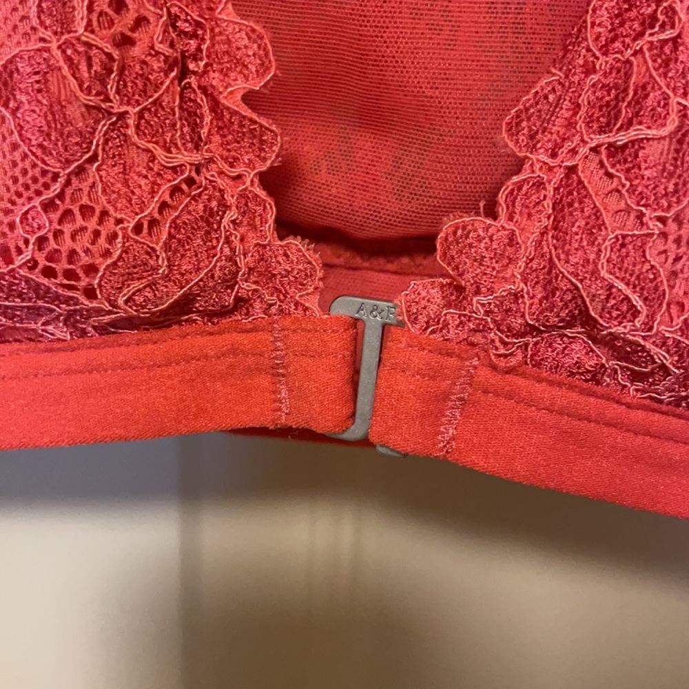 Red, Razorback bralette - Picture 3 of 4